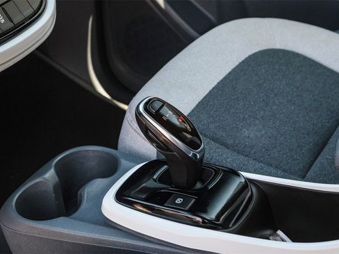 Used 2019 Chevrolet Bolt LT image 20