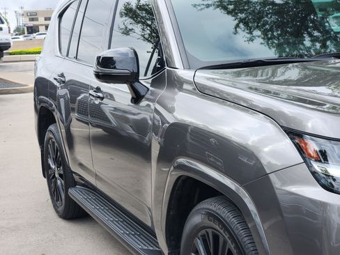 Used 2023 Lexus LX 600 4WD w/ Appearance Package image 8