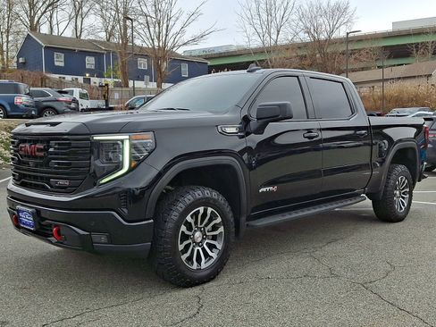 Used 2023 GMC Sierra 1500 AT4 w/ AT4 Premium Package image 5