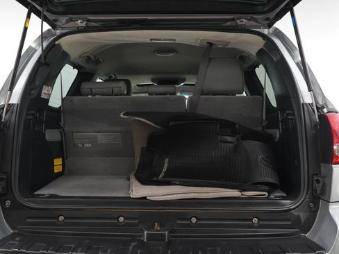 Used 2016 Toyota Sequoia Platinum AWD/4WD image 18