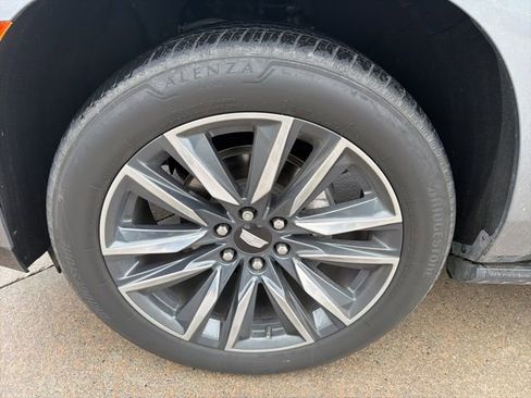 Used 2022 Cadillac Escalade ESV Sport w/ Touring Package image 4