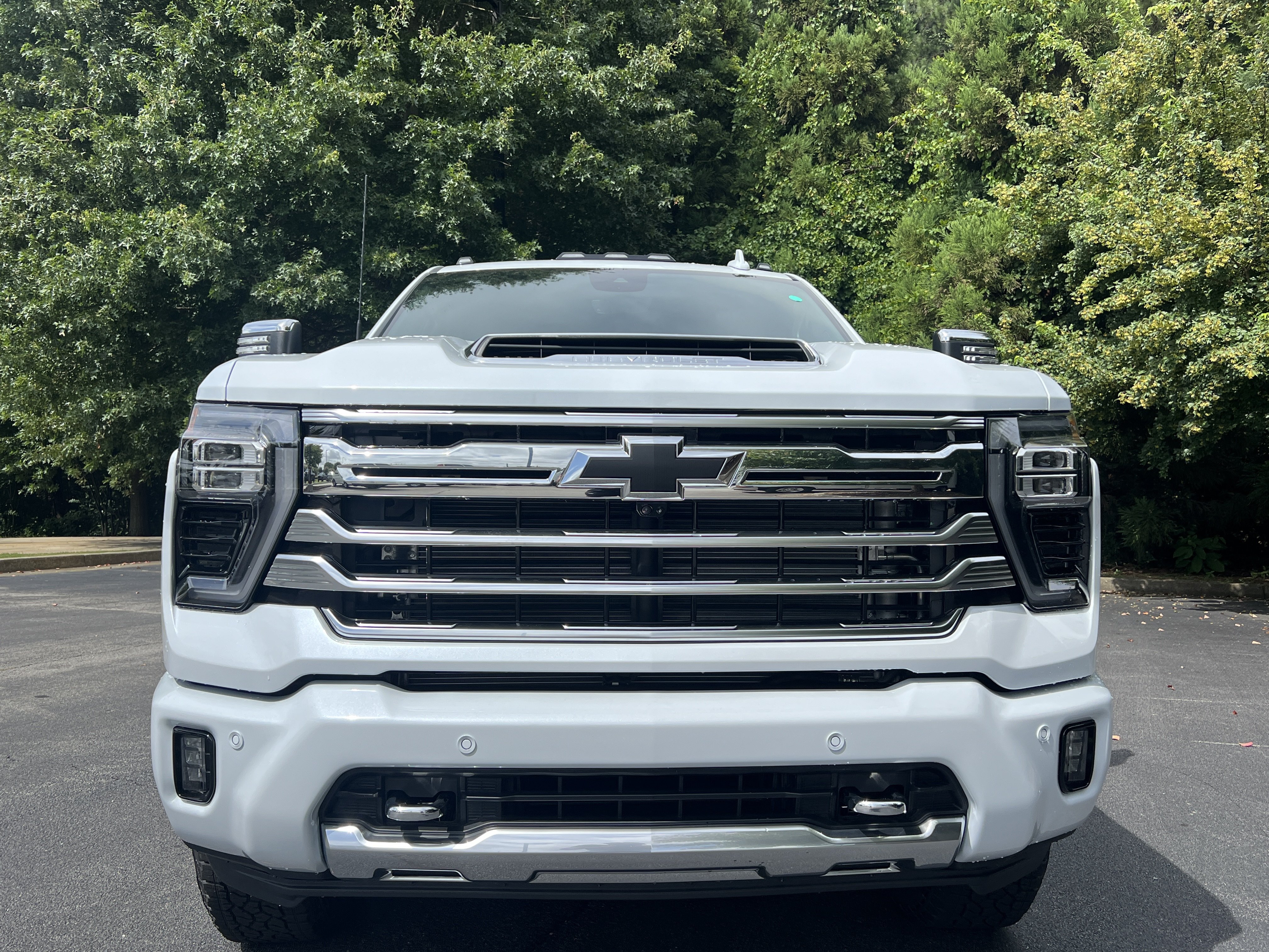 New 2026 Chevrolet Silverado 2500 High Country w/ High Country Premium Package AWD/4WD image 3