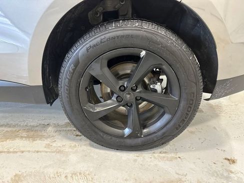 Used 2020 Jaguar F-PACE Premium image 17