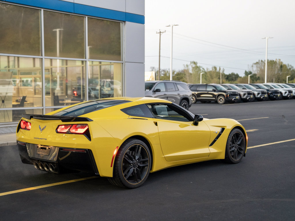 Used 2019 Chevrolet Corvette Stingray Coupe RWD image 4