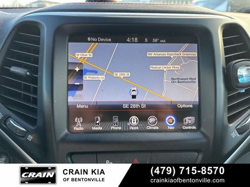 Used 2018 Jeep Cherokee Trailhawk w/ Comfort/Convenience Group image 29