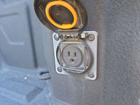 Used 2021 Chevrolet Silverado 1500 High Country image 33