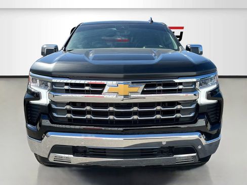 Used 2025 Chevrolet Silverado 1500 LTZ AWD/4WD image 2