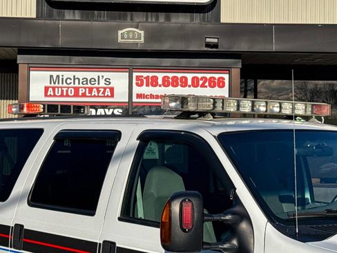 Used 2005 Ford Excursion XLT image 34