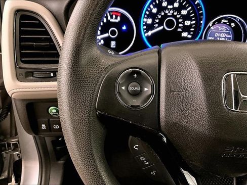 Used 2021 Honda HR-V LX image 17