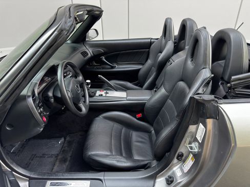 Used 2004 Honda S2000 image 15