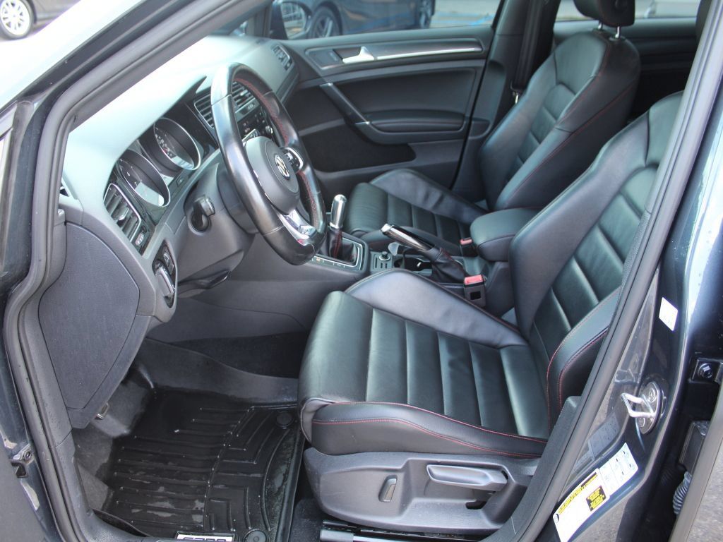 Used 2018 Volkswagen GTI SE w/ SE Leather Package FWD image 10