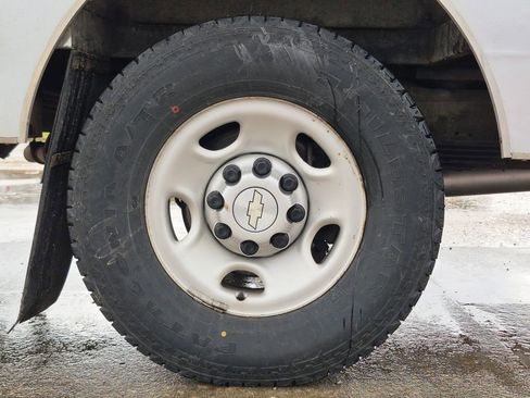 Used 2021 Chevrolet Express 3500 w/ Power Convenience Package image 19