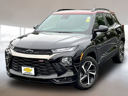 Used 2023 Chevrolet TrailBlazer RS w/ Sun and Liftgate Package AWD/4WD image 3