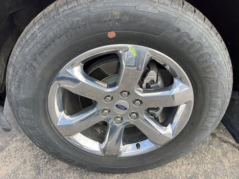 Used 2022 Ford F150 Lariat image 2