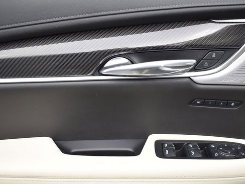 Certified 2023 Cadillac XT6 Sport w/ Technology Package image 10