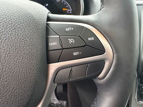 Used 2018 Jeep Grand Cherokee Limited image 22