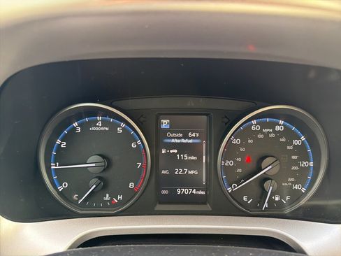 Used 2018 Toyota RAV4 LE image 13