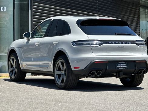 Certified 2025 Porsche Macan image 3