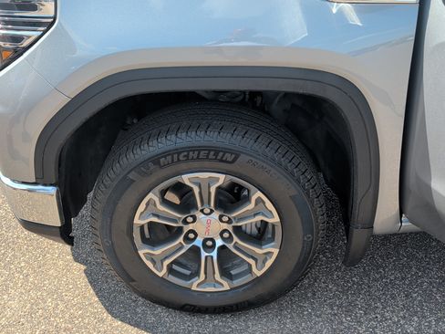 Used 2025 GMC Sierra 1500 SLT AWD/4WD image 15
