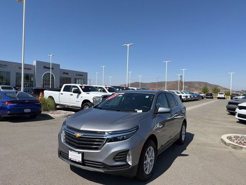 Used 2024 Chevrolet Equinox LT AWD/4WD image 4