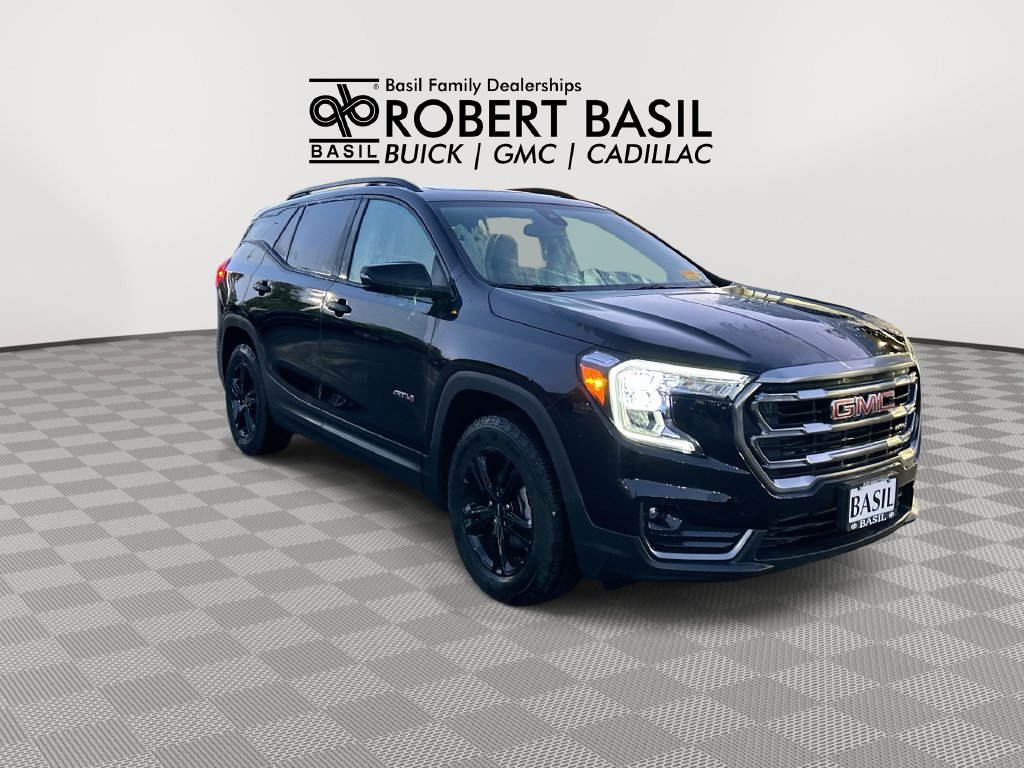 Used 2024 GMC Terrain AT4 AWD/4WD image 2