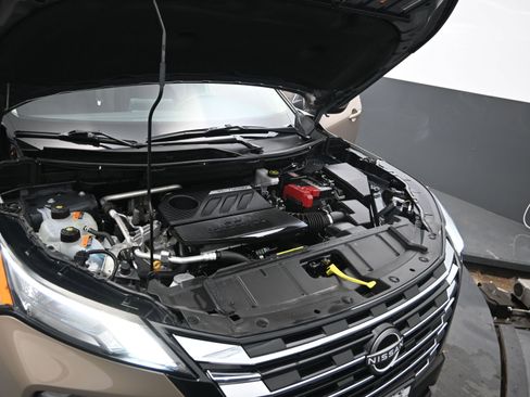 Used 2025 Nissan Rogue SV image 23