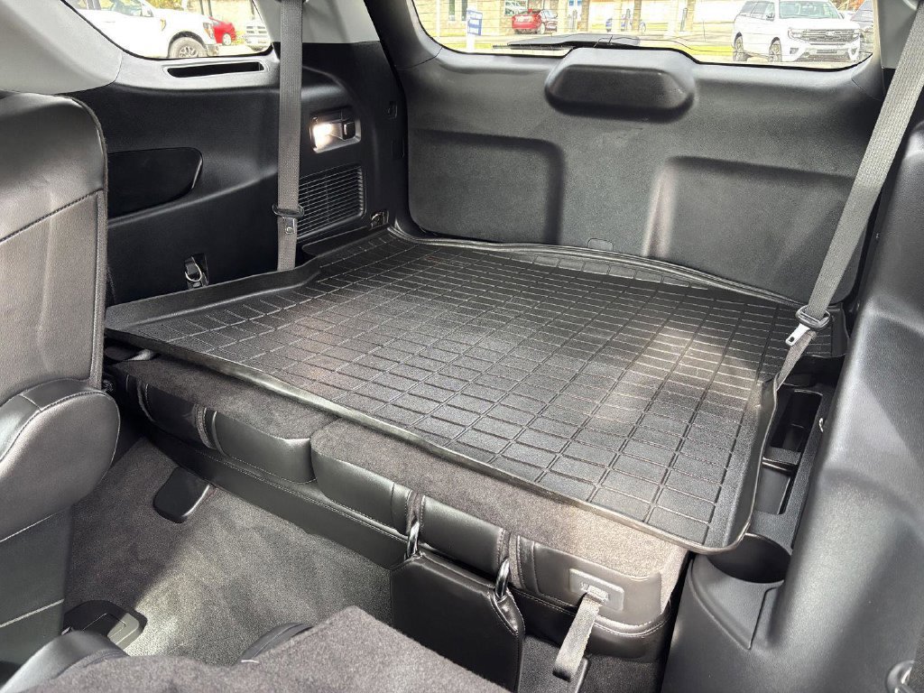 Used 2023 Ford Explorer XLT w/ Equipment Group 202A AWD/4WD image 16