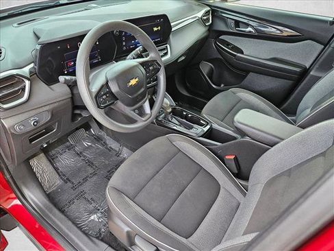 Used 2025 Chevrolet TrailBlazer LT image 9