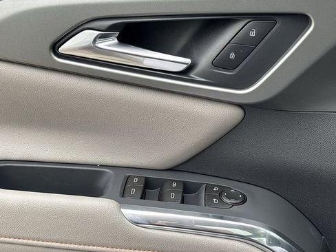 New 2026 Chevrolet Traverse LT w/ Sun and Wheel Package FWD image 22