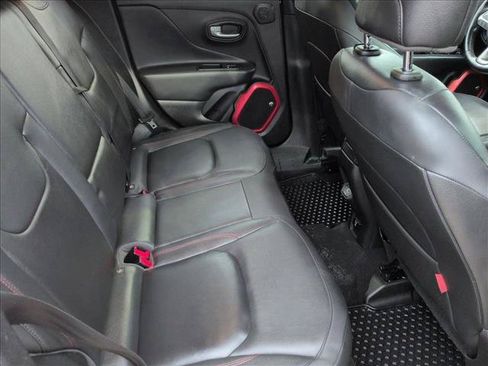 Used 2019 Jeep Renegade Trailhawk AWD/4WD image 27