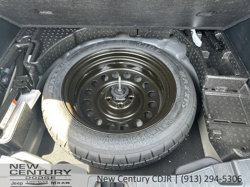 Used 2025 Ford Escape Active AWD/4WD image 16
