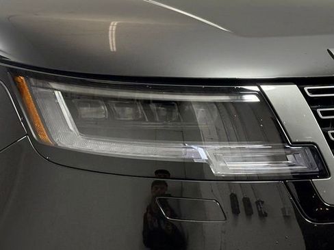 New 2025 Land Rover Range Rover SE image 15