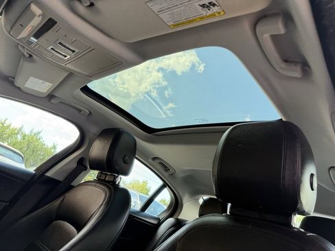 Used 2020 Jaguar XE S image 13