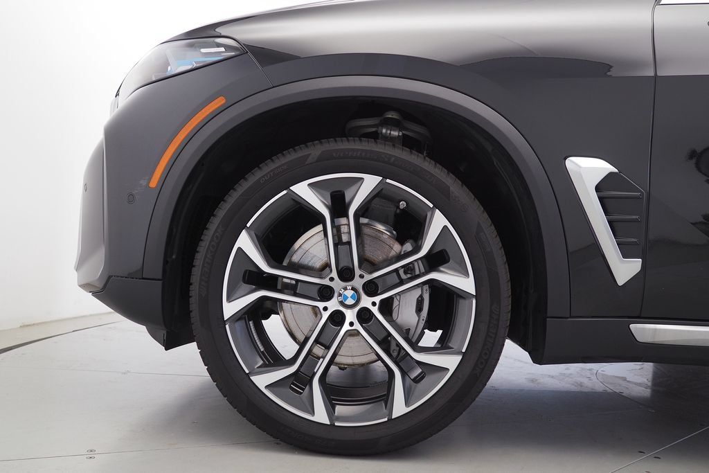 Certified 2026 BMW X5 xDrive40i AWD/4WD image 5