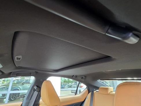Used 2025 Lexus IS 300 w/ Premium Package RWD image 7