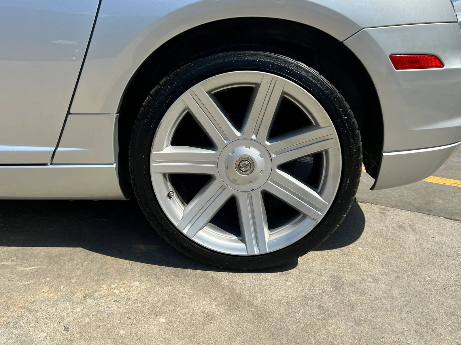 Used 2007 Chrysler Crossfire Limited RWD image 28