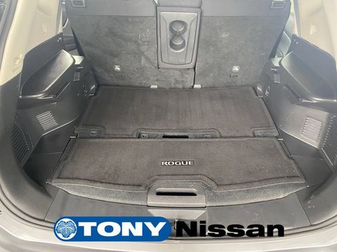 Used 2017 Nissan Rogue S w/ S Appearance Package FWD image 29