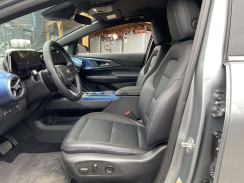 Used 2025 Chevrolet Equinox EV LT w/ Convenience Package FWD image 13