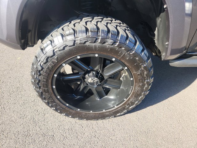 Certified 2018 Toyota Tacoma TRD Sport w/ Technology Package AWD/4WD image 5