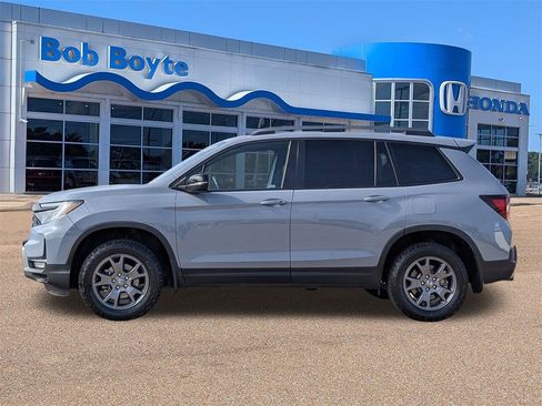 Certified 2024 Honda Passport TrailSport image 6