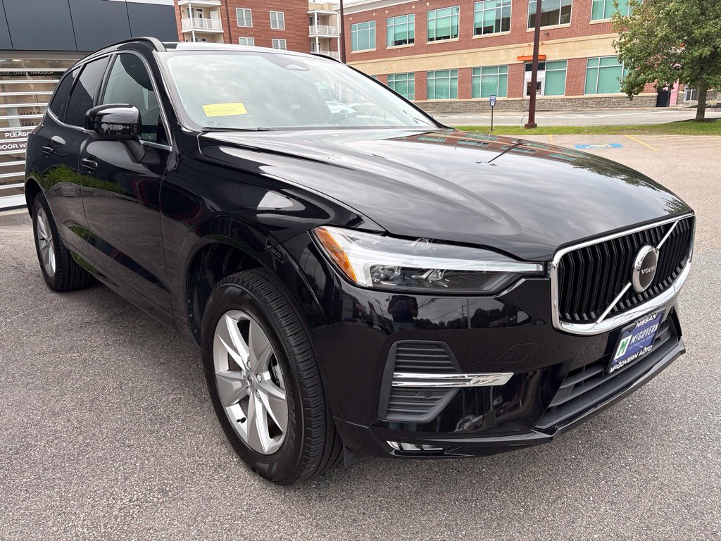 Used 2022 Volvo XC60 B5 Momentum AWD/4WD image 4
