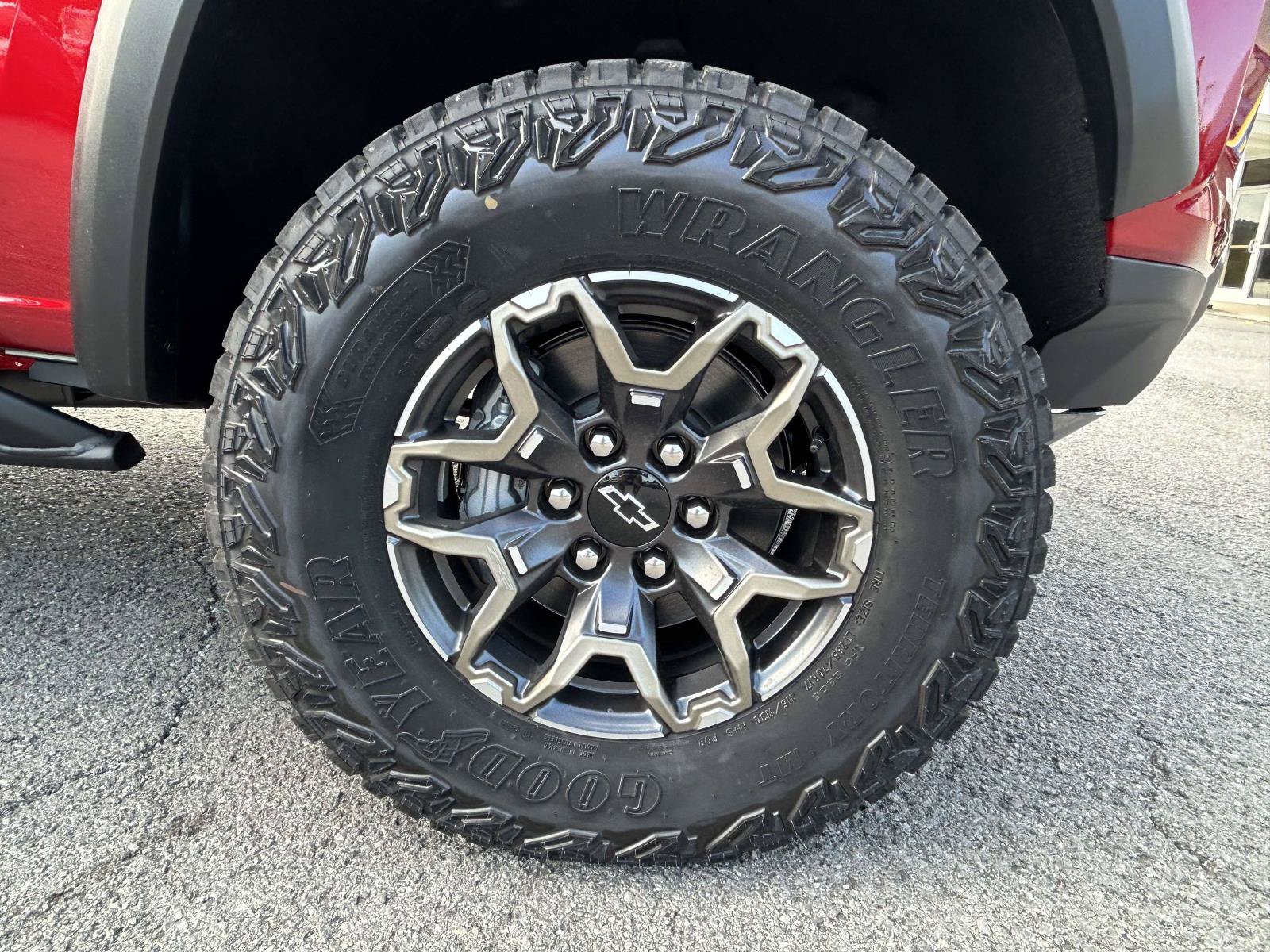 New 2026 Chevrolet Colorado ZR2 w/ Technology Package AWD/4WD image 10