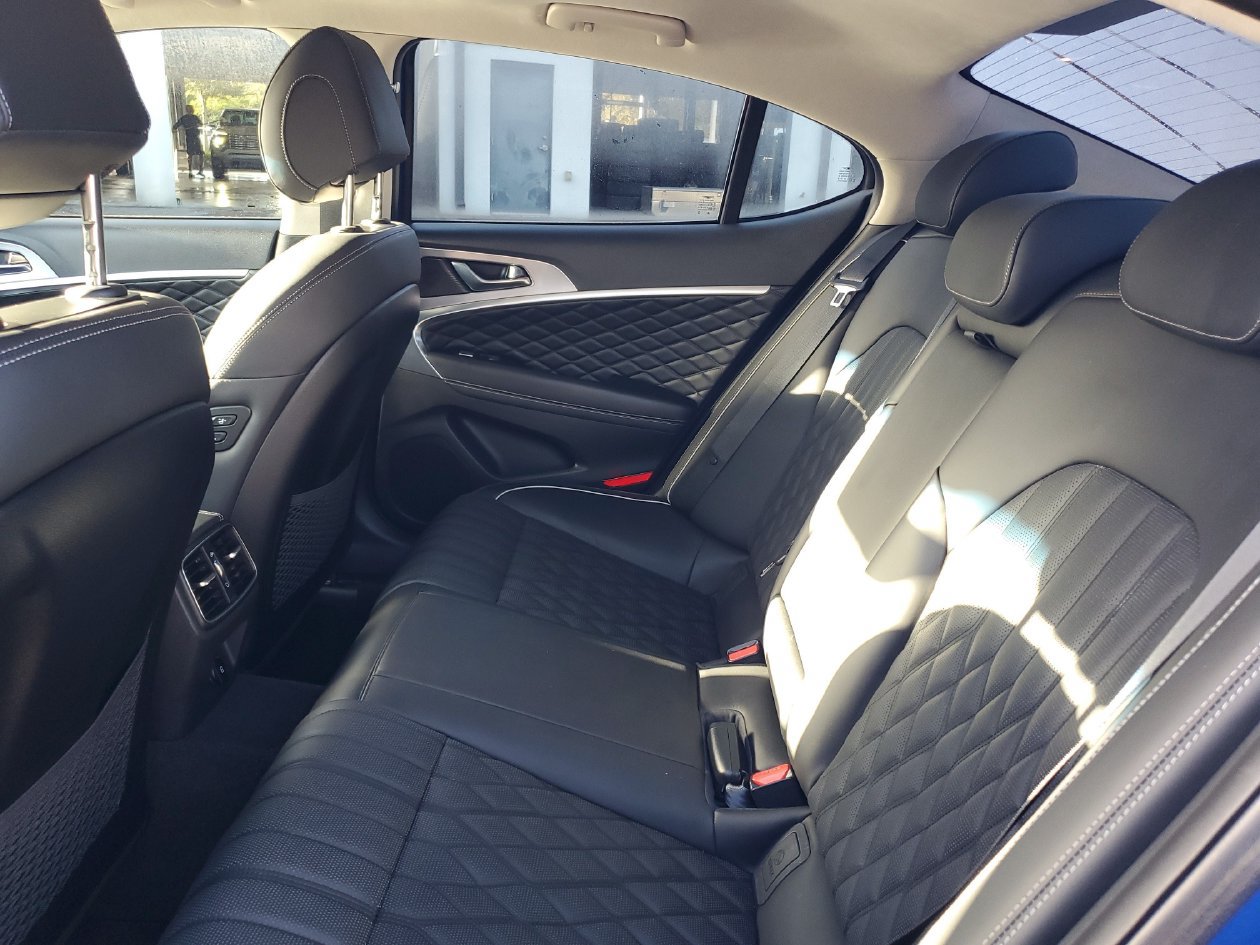 Used 2020 Genesis G70 3.3T w/ Prestige Package RWD image 11