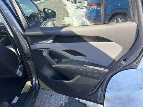 New 2026 Volkswagen Tiguan SE image 18