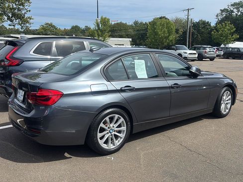 Used 2018 BMW 320i xDrive Sedan AWD/4WD image 4