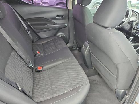 Used 2021 Nissan Kicks SV FWD image 17
