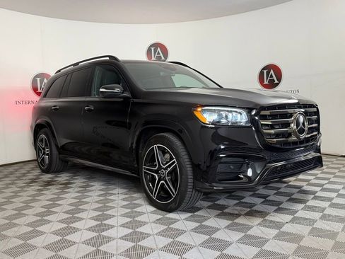 Used 2025 Mercedes-Benz GLS 450 4MATIC image 1