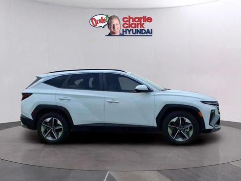 Used 2025 Hyundai Tucson SEL FWD image 6