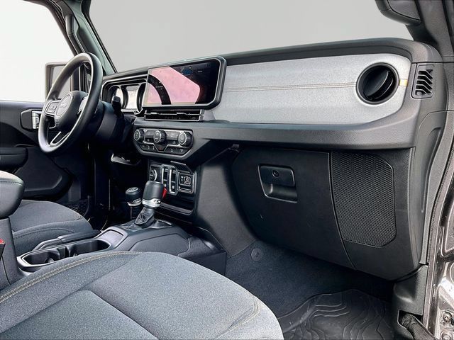 Used 2025 Jeep Wrangler Sport AWD/4WD image 14