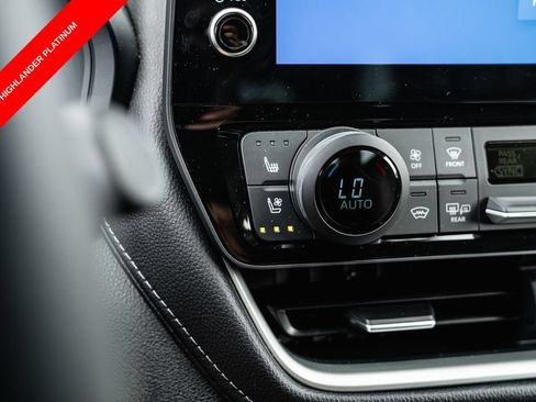 Certified 2024 Toyota Grand Highlander AWD image 19